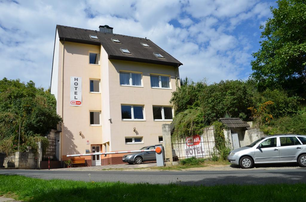 On Air Hotel Ostopovice Zewnętrze zdjęcie