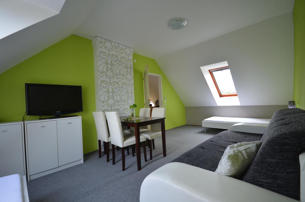 On Air Hotel Ostopovice Zewnętrze zdjęcie