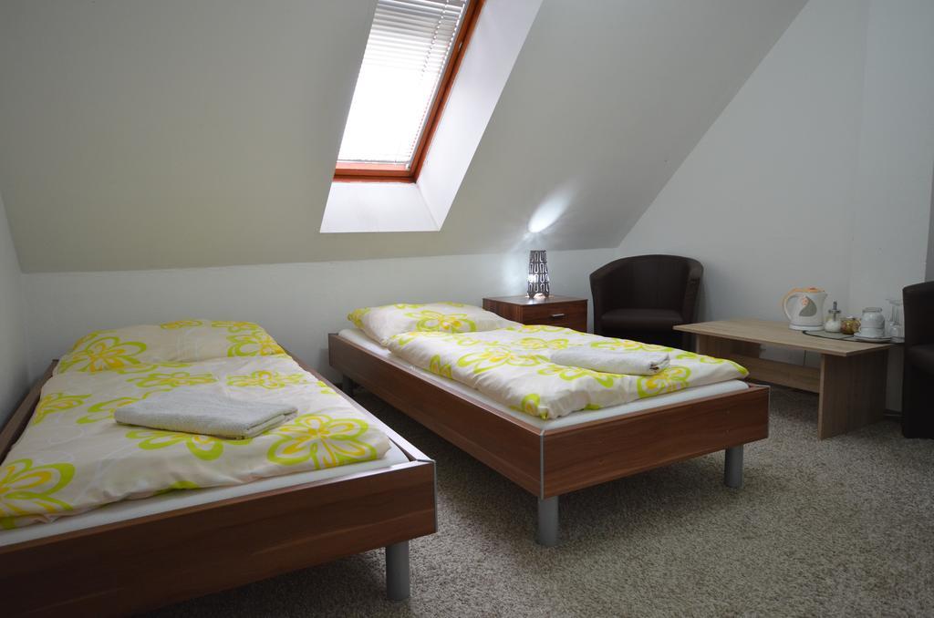 On Air Hotel Ostopovice Zewnętrze zdjęcie