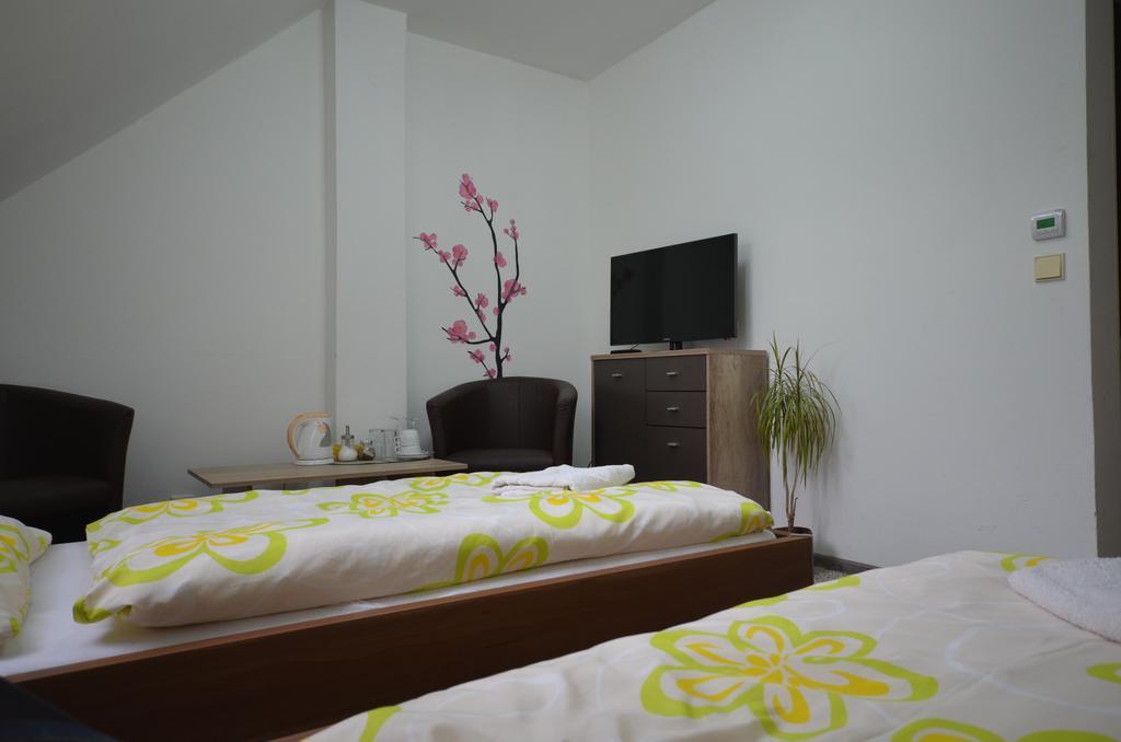 On Air Hotel Ostopovice Zewnętrze zdjęcie